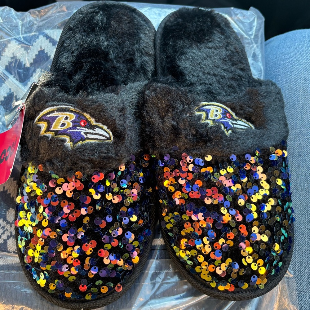NFL women’s slippers M (7-8) Baltimore‎ Ravens
